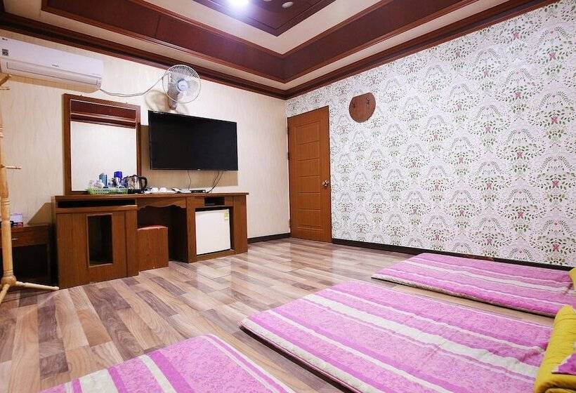 Nonsan Titanic Motel