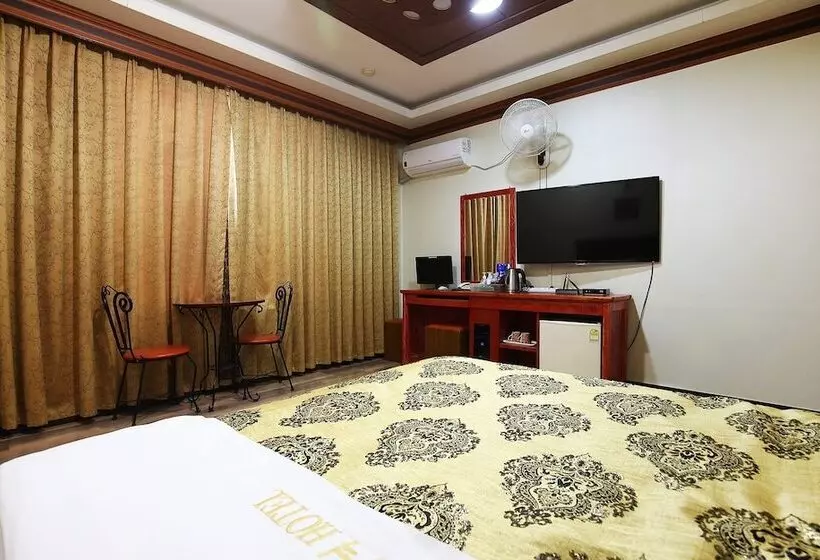 Nonsan Titanic Motel