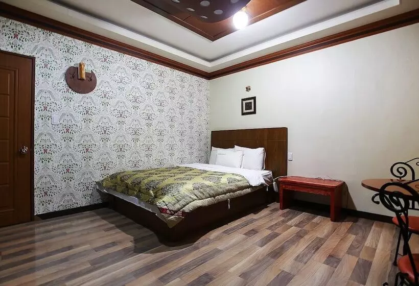 Nonsan Titanic Motel