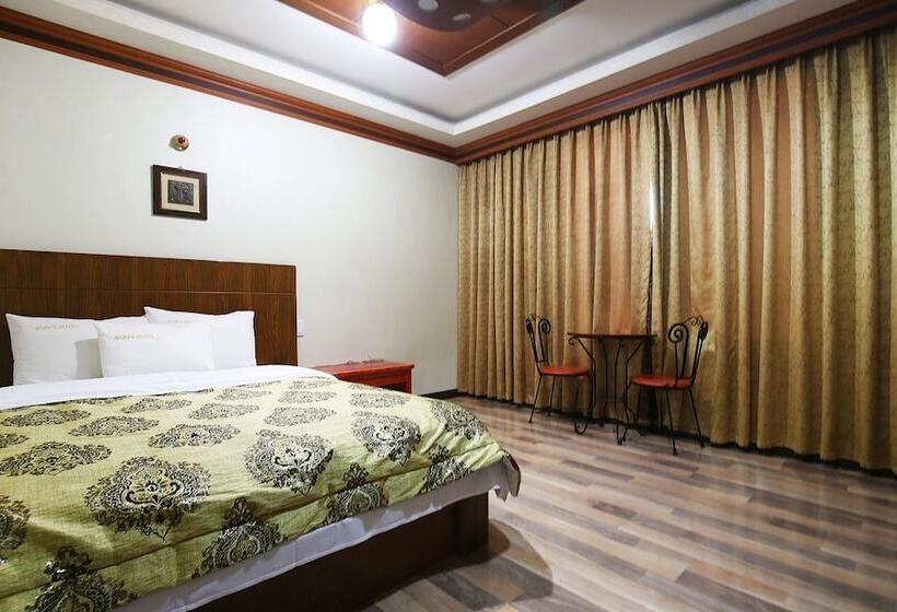 Nonsan Titanic Motel