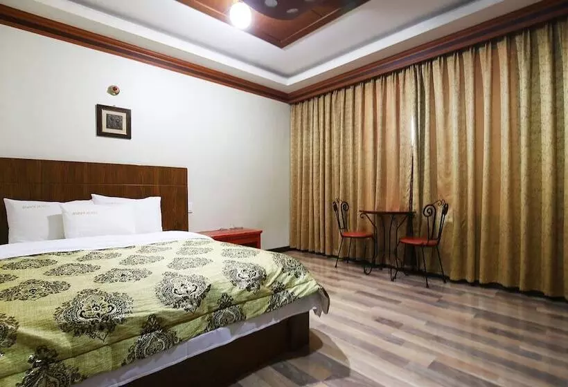 Nonsan Titanic Motel