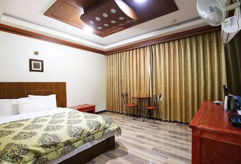 Nonsan Titanic Motel