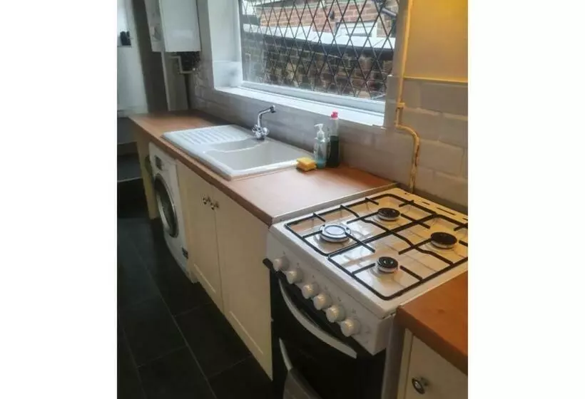 Majatalo Townhouse @ 33 Kinver Street Stoke