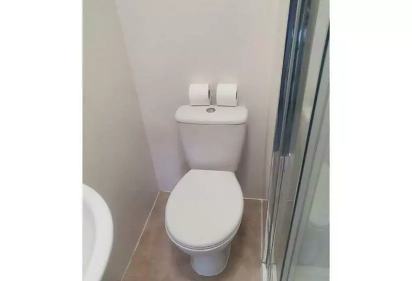 Majatalo Townhouse @ 33 Kinver Street Stoke