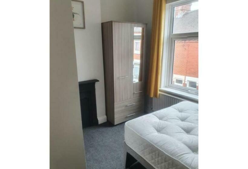 膳宿费 Townhouse @ 33 Kinver Street Stoke