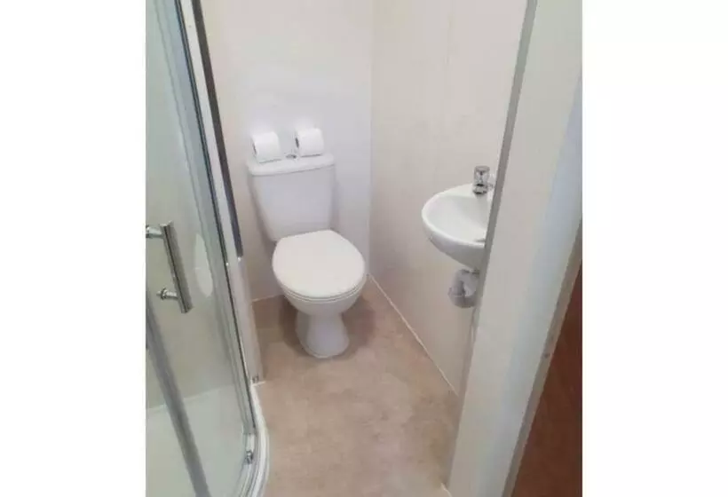 Majatalo Townhouse @ 33 Kinver Street Stoke