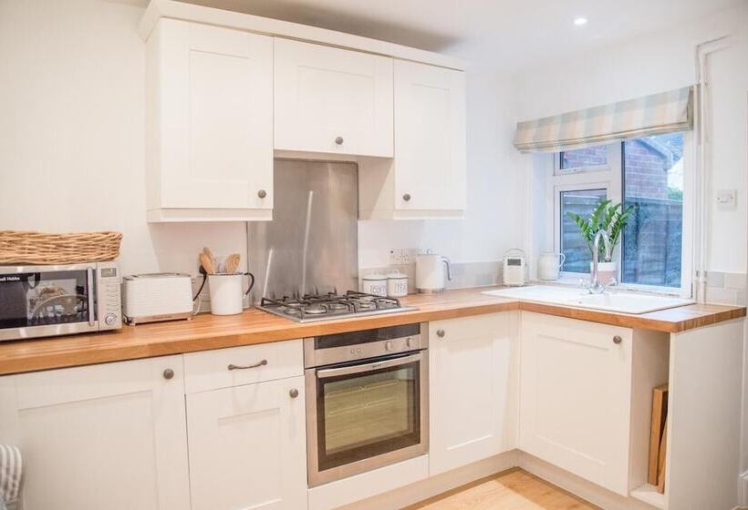 Railway Cottage, Aldeburgh