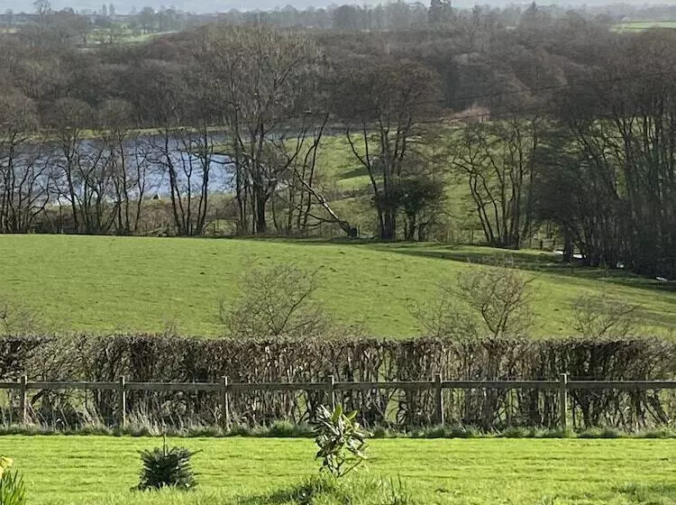 Romantic Shepherds Hut At Jacquies B And B