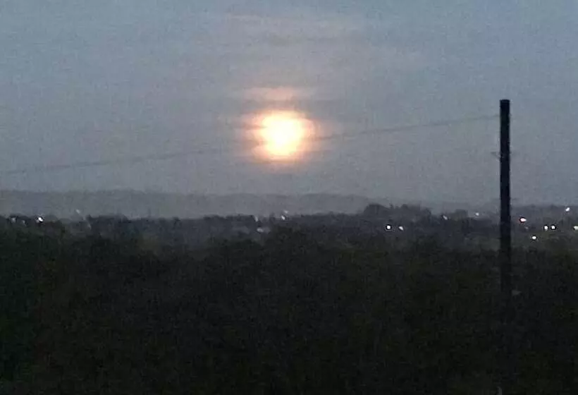 Romantic Shepherds Hut At Jacquies B And B