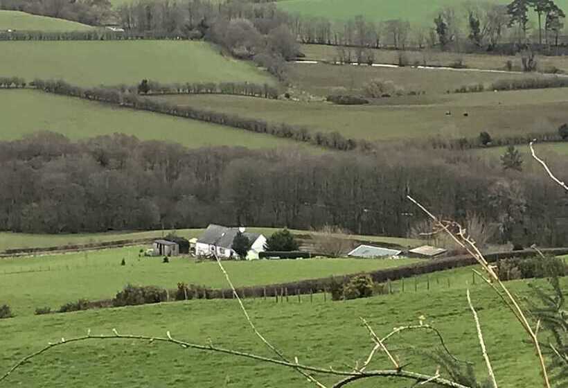 Romantic Shepherds Hut At Jacquies B And B
