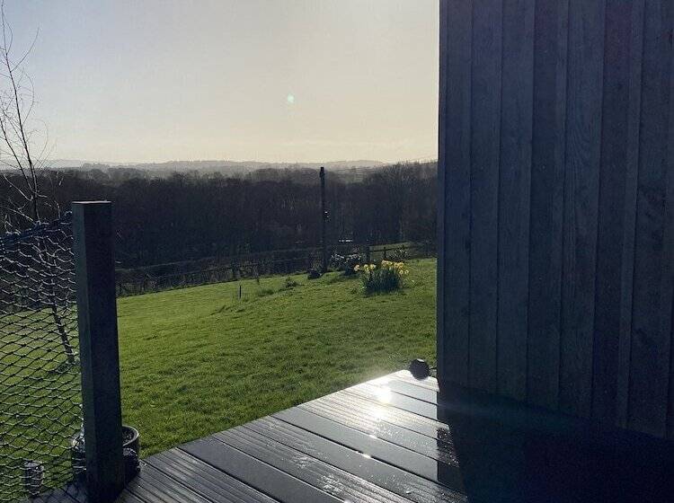 Romantic Shepherds Hut At Jacquies B And B