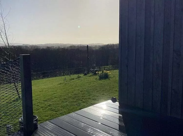 Romantic Shepherds Hut At Jacquies B And B