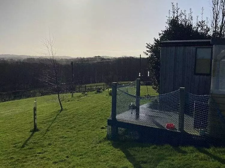 Romantic Shepherds Hut At Jacquies B And B