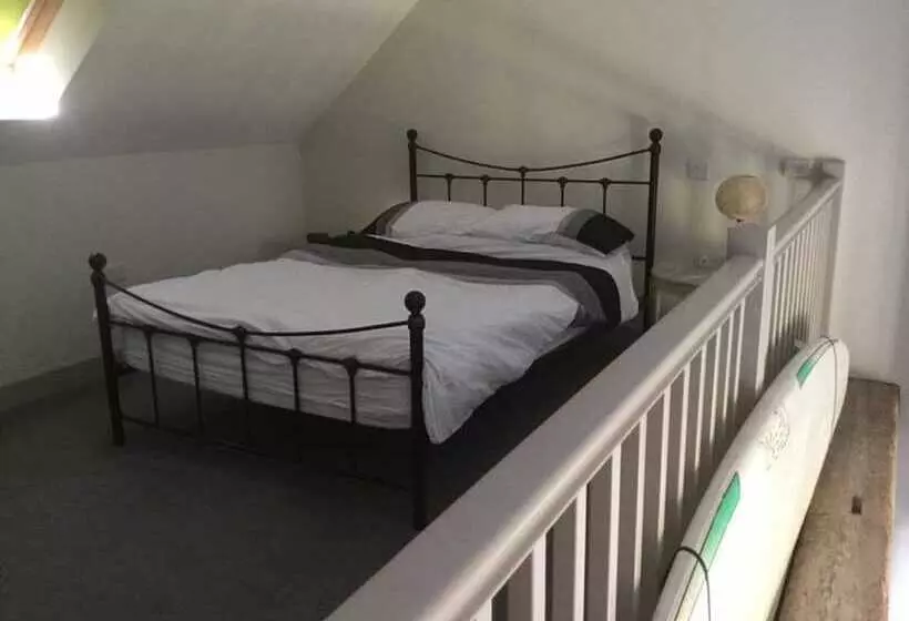 Surf Shack, 1 Bed Cottage, Sleeps 2, Pet Friendly