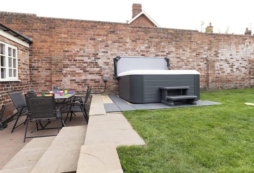 The Olde Coach House