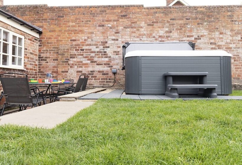 The Olde Coach House