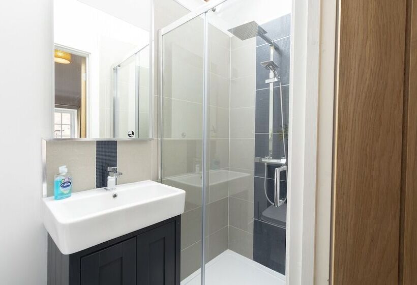 The Olde Coach House