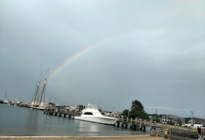 Vineyard Harbor Motel Private Beach
