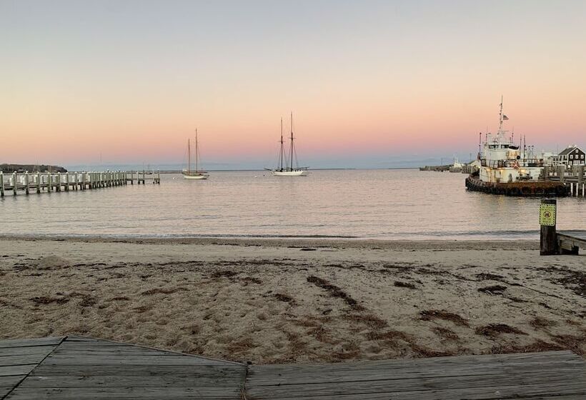 Vineyard Harbor Motel Private Beach
