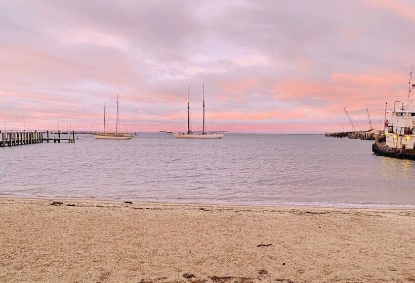Vineyard Harbor Motel Private Beach