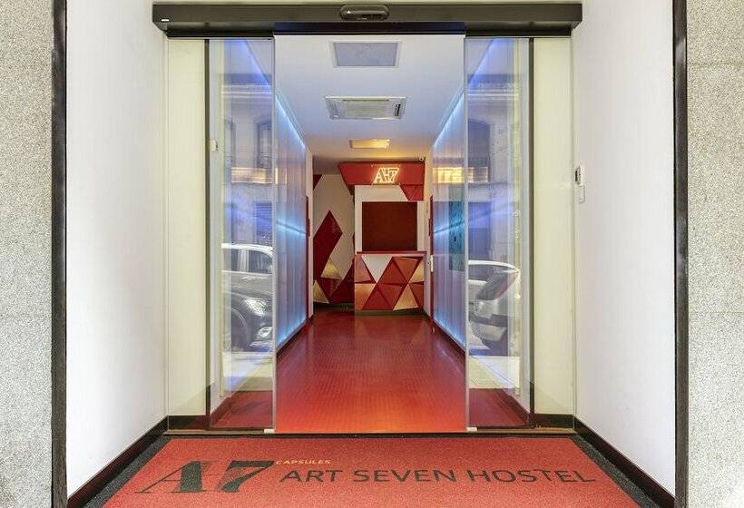 Art Seven Hostel Capsules