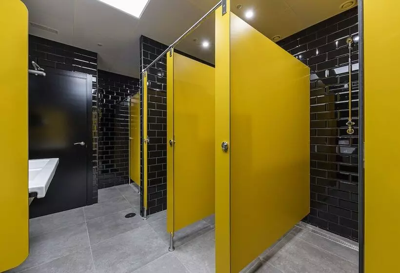 Art Seven Hostel Capsules