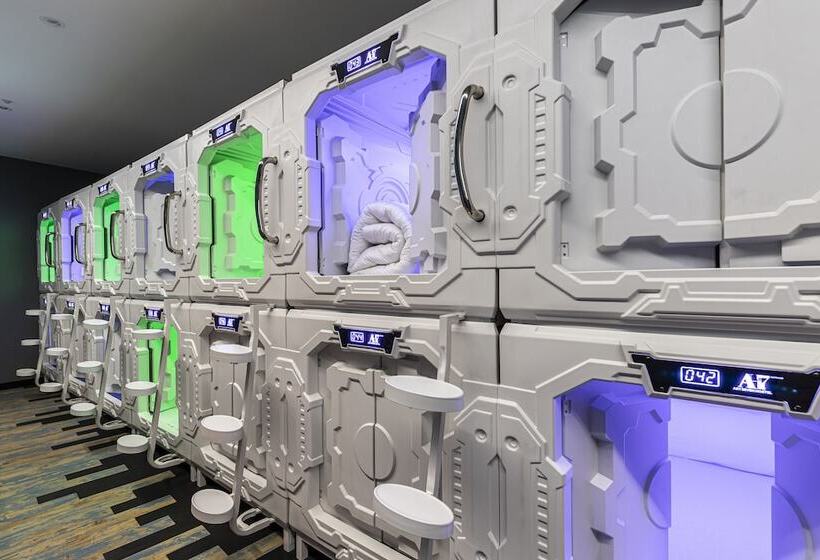 Art Seven Hostel Capsules