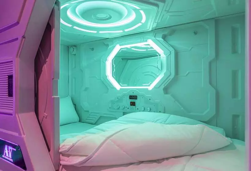 Art Seven Hostel Capsules