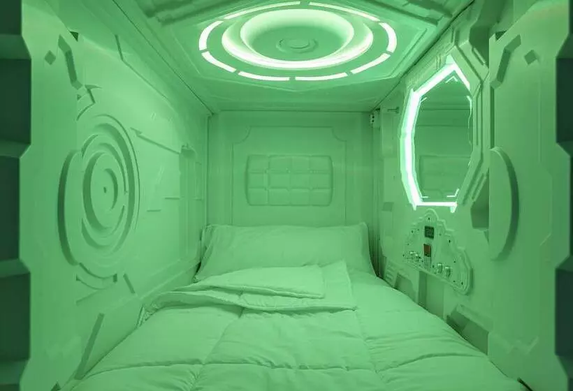 Art Seven Hostel Capsules