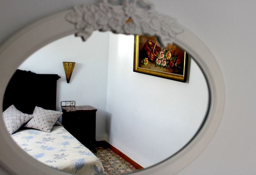 민박 Hostal Burriac