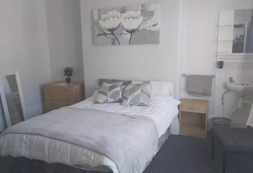 Aamiaismajoitus (B&B) Tudor Lodge  Redcar Beach