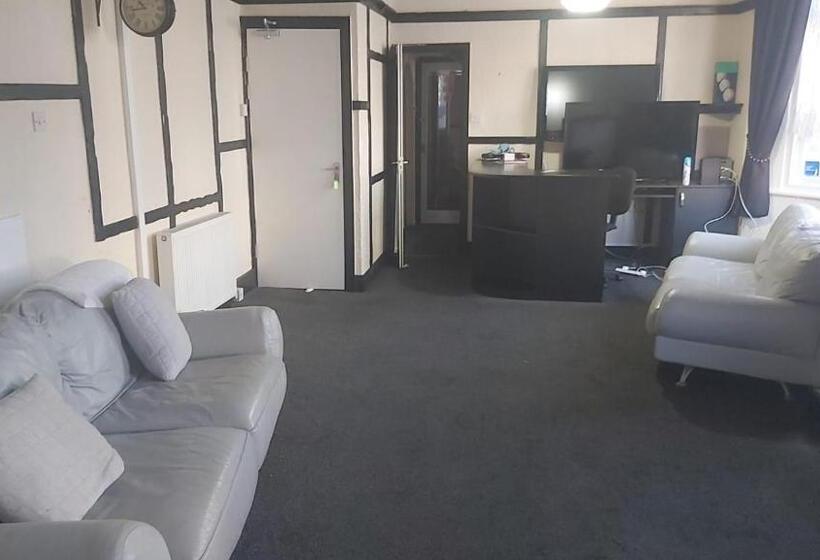 مبيت وإفطار Tudor Lodge Redcar Beach