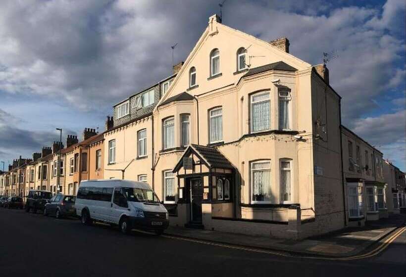 مبيت وإفطار Tudor Lodge Redcar Beach