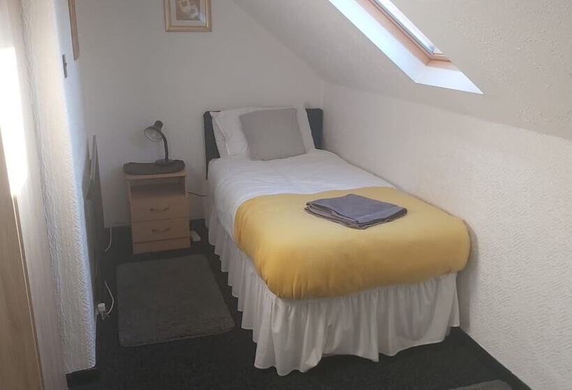 مبيت وإفطار Tudor Lodge Redcar Beach