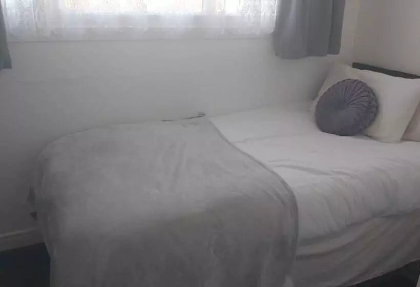 Aamiaismajoitus (B&B) Tudor Lodge  Redcar Beach