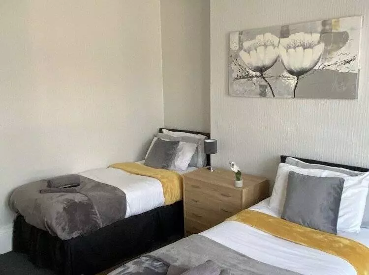 Aamiaismajoitus (B&B) Tudor Lodge  Redcar Beach