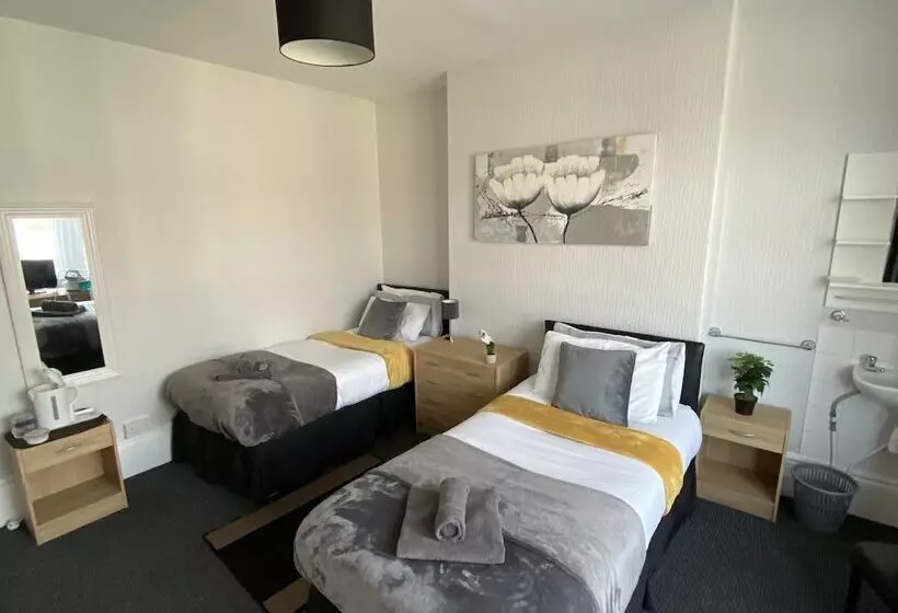 Aamiaismajoitus (B&B) Tudor Lodge  Redcar Beach