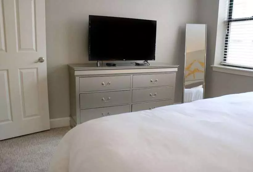 هتل Boston Luxury Suites