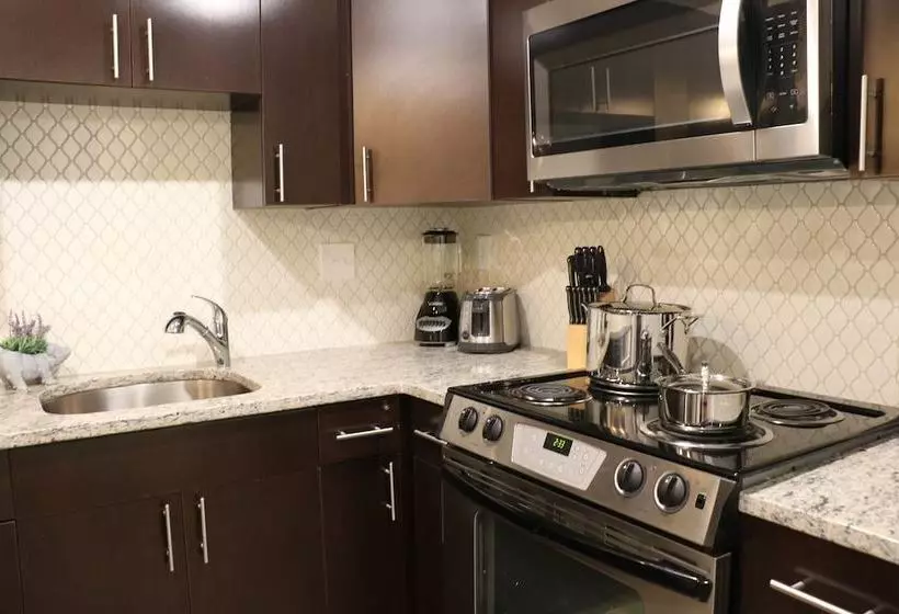 هتل Boston Luxury Suites