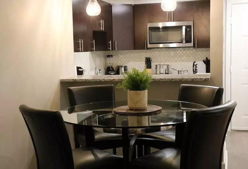 هتل Boston Luxury Suites