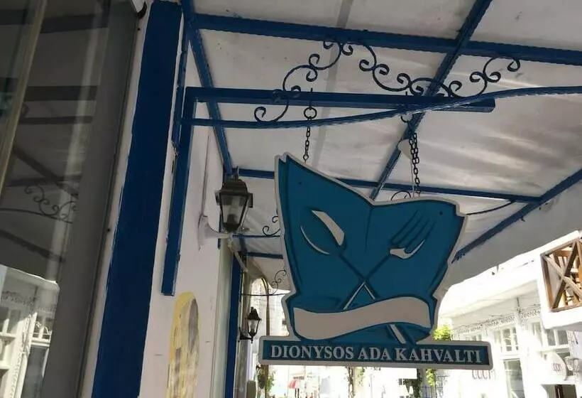 هتل Dionysos