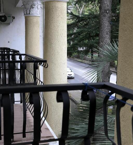 هتل Lazurniy Bereg