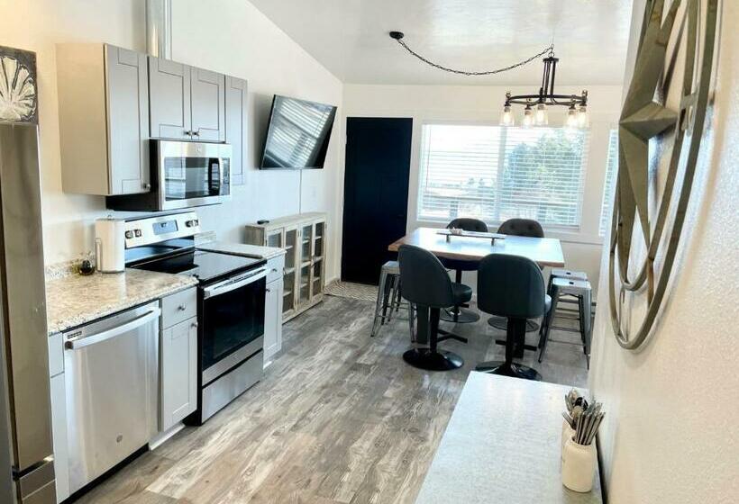 Hotelli Seafarer Suites