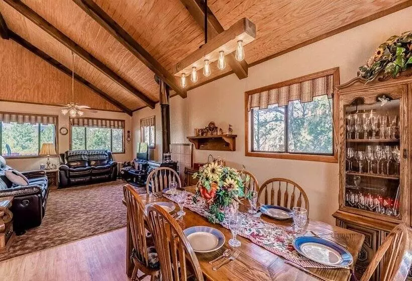 Mockingbird Cabin