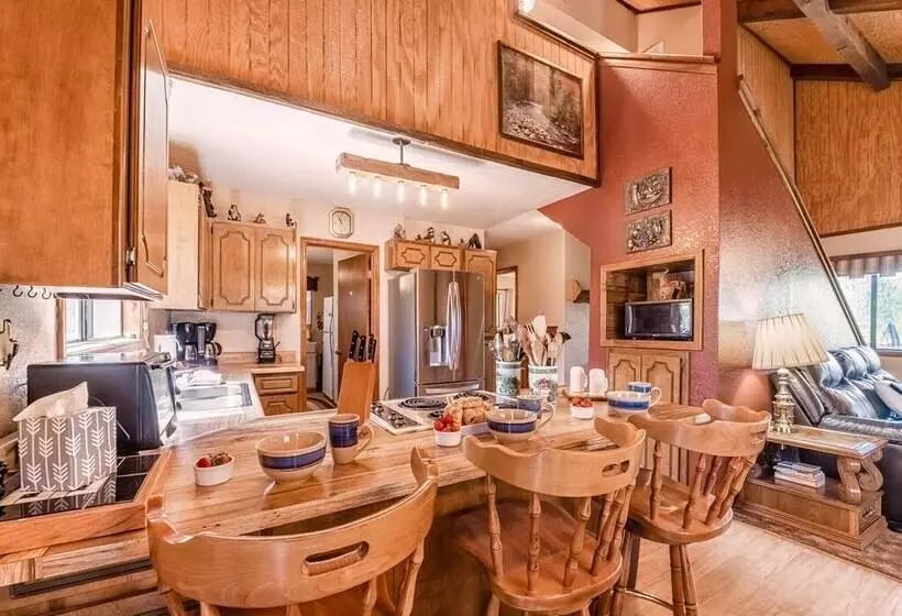 Mockingbird Cabin