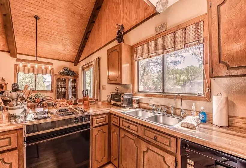 Mockingbird Cabin