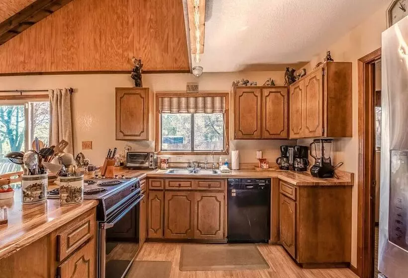 Mockingbird Cabin