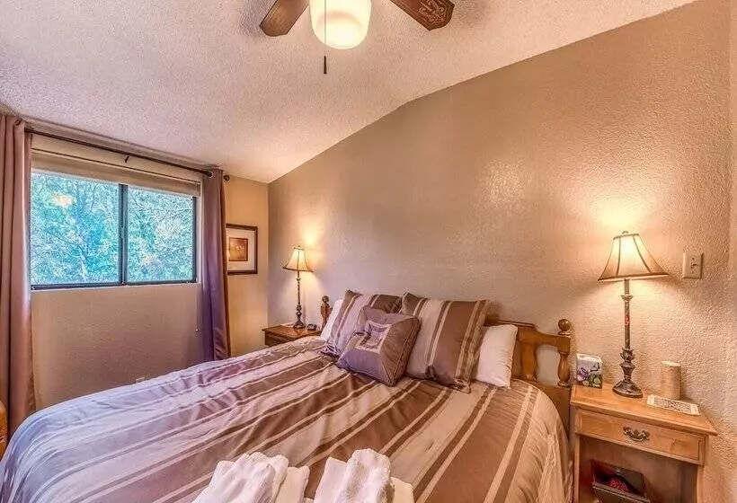 Mockingbird Cabin
