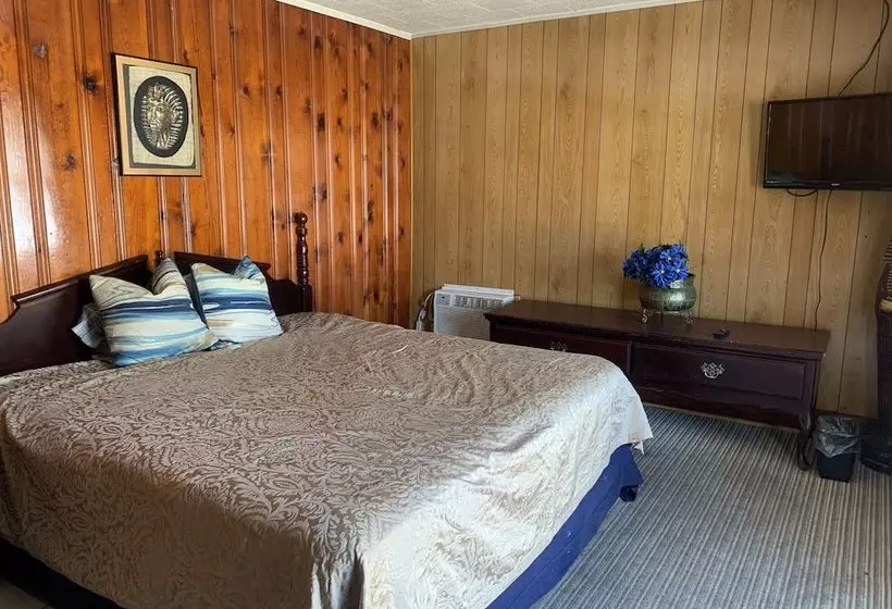 モーテル Colonial Inn