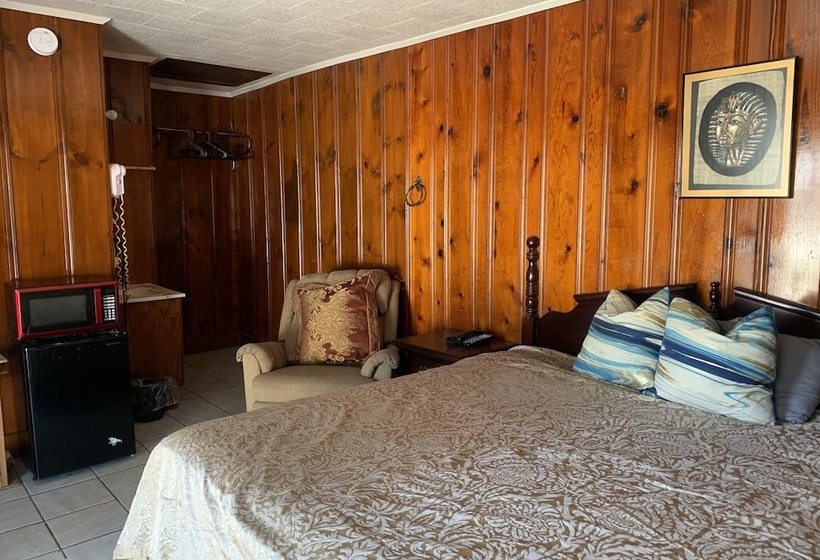 汽车旅馆  Colonial Inn